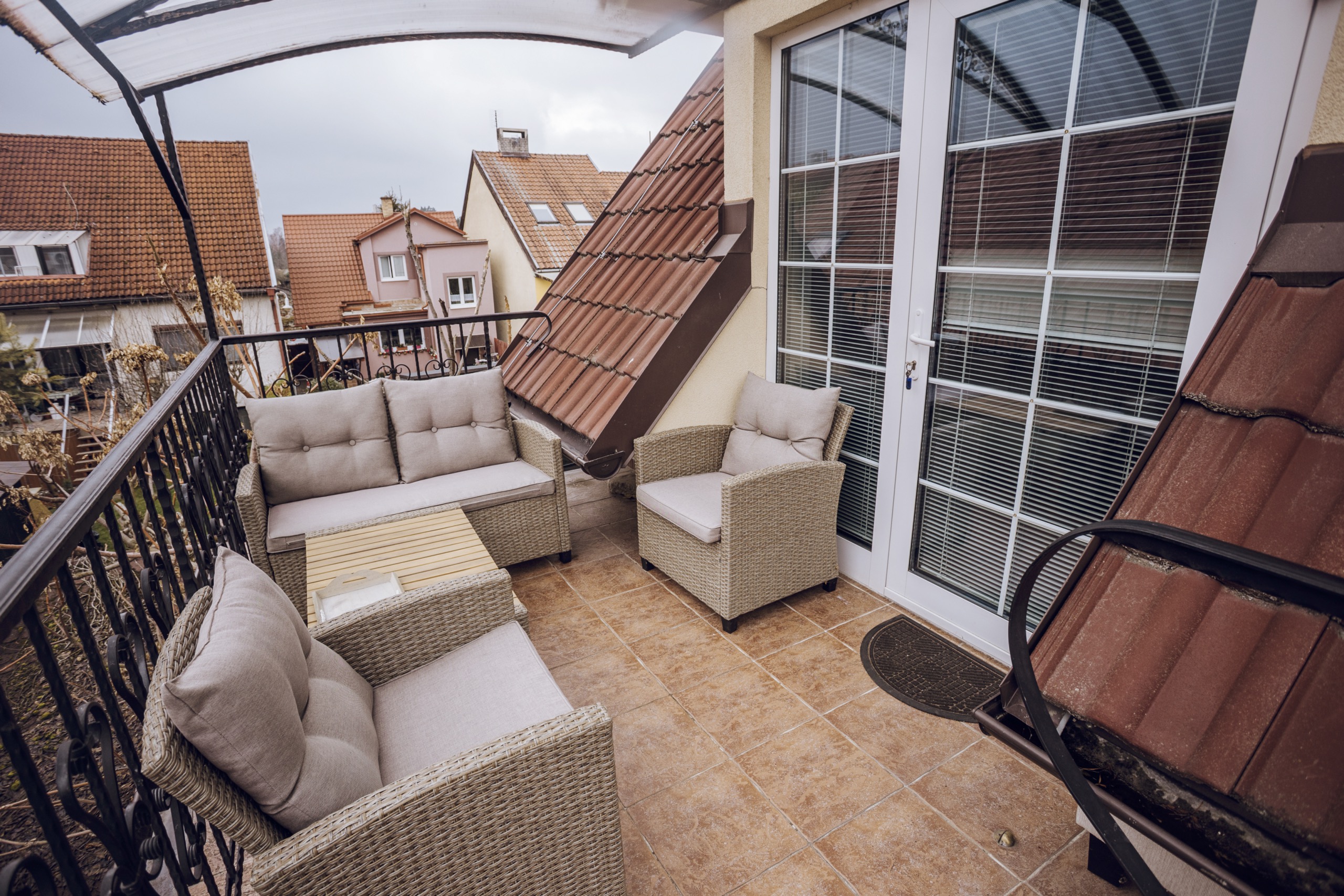 bojnice-penzion-namestie-hajasova-izba-c3-tocite-schody-25_small