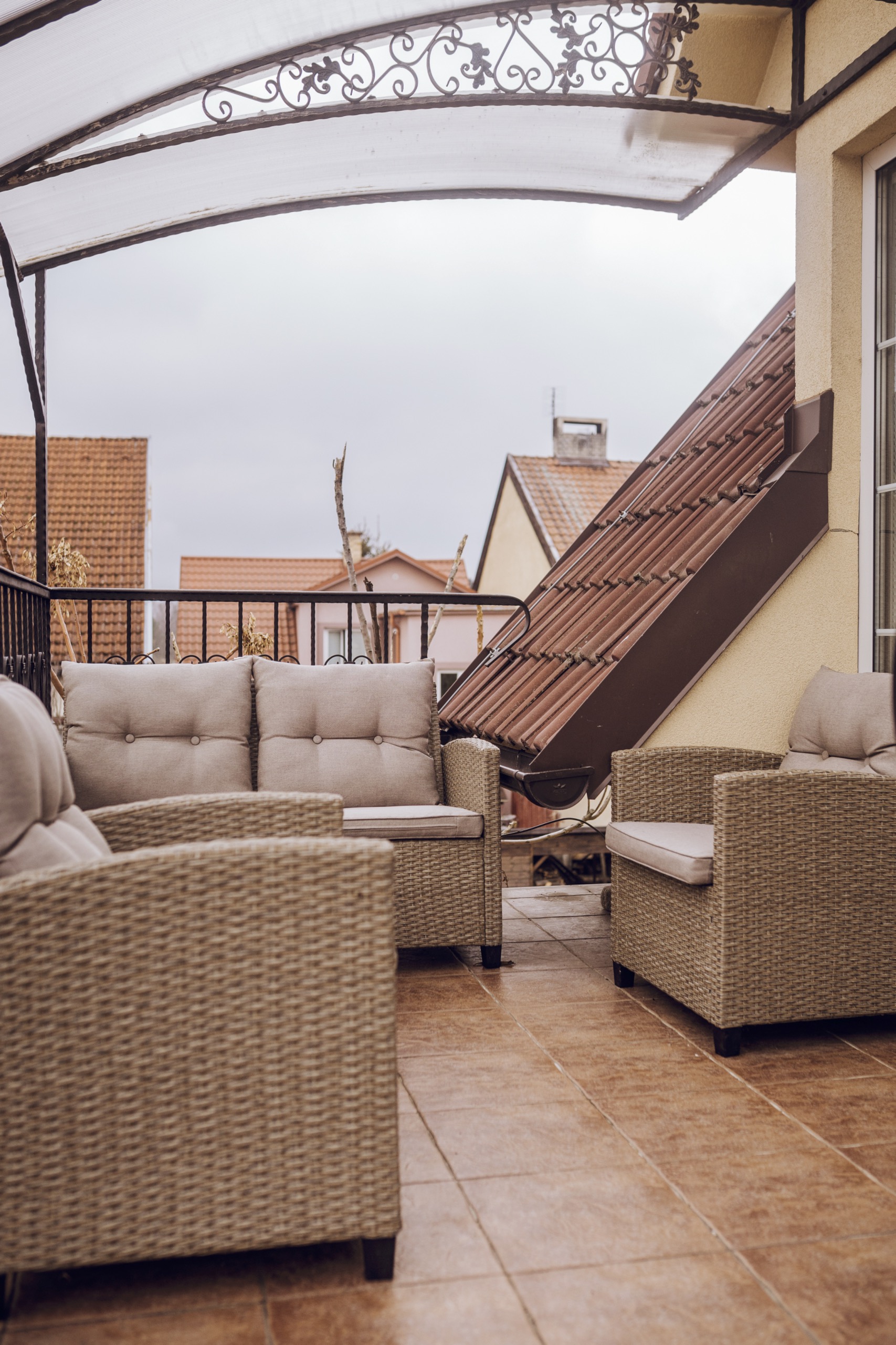 bojnice-penzion-namestie-hajasova-izba-c3-tocite-schody-2_small