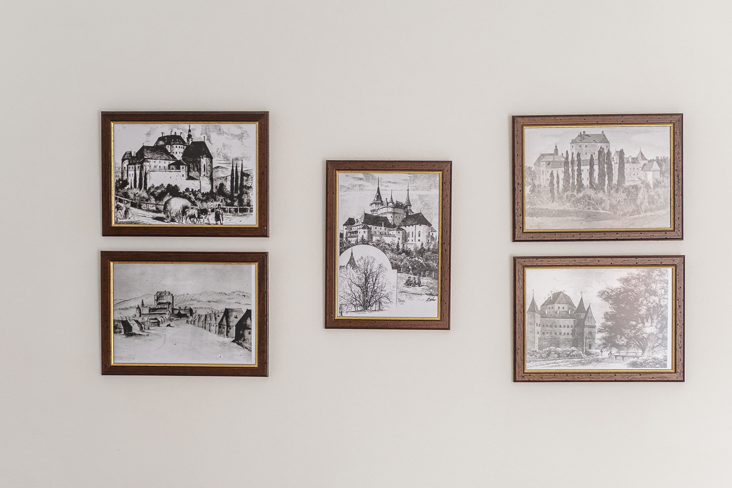 bojnice-penzion-namestie-hajasova-izba-c3-tocite-schody-6_small